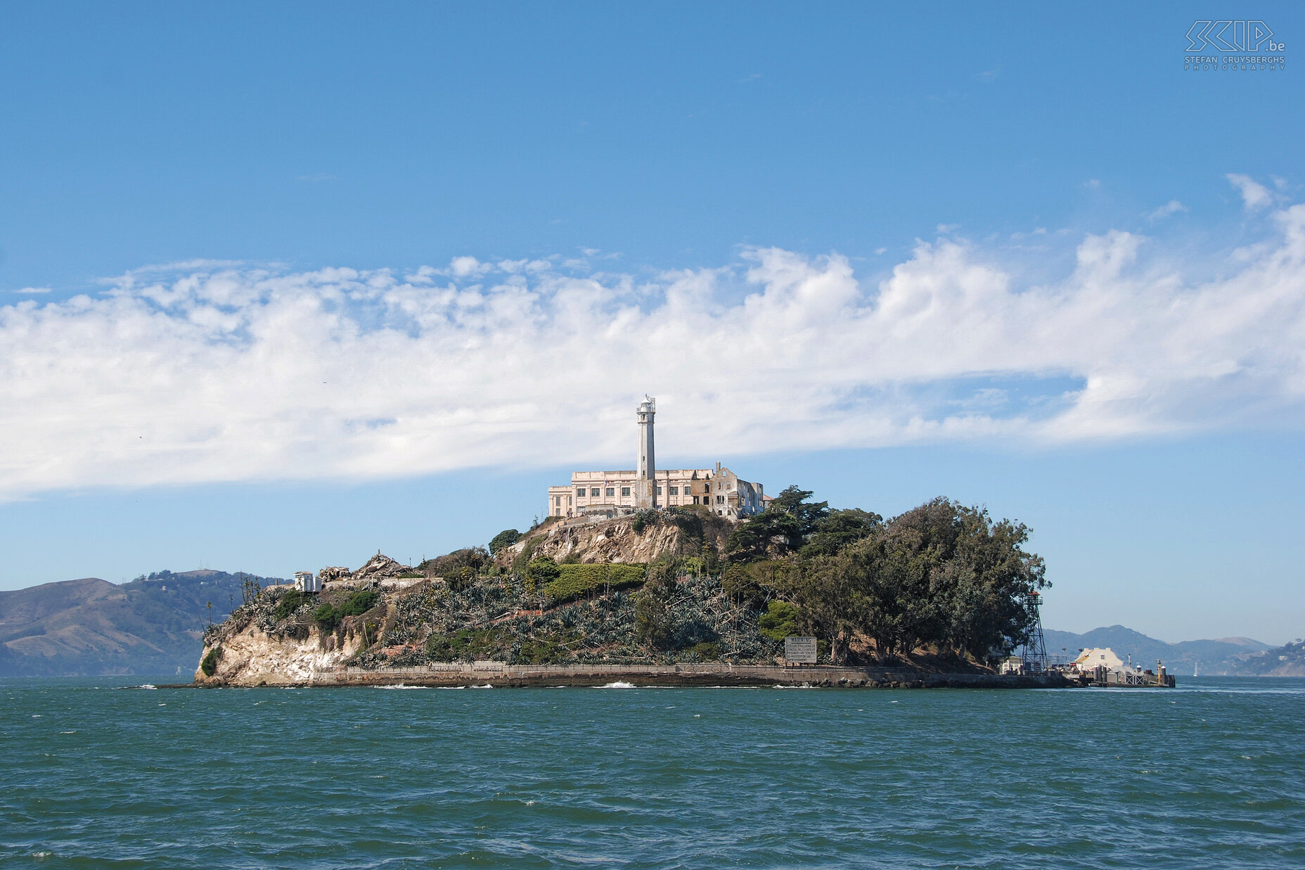 San Francisco - Alcatraz We end our trip in San Francisco, situated on a finger of land between the Pacific Ocean and the bay of San Francisco. Of course we visit the old prison at Alcatraz Island. Alacatraz closed its doors in 1963 but before this date a lot of well known criminals were locked up in this prison, where escaping was considered impossible.   Stefan Cruysberghs